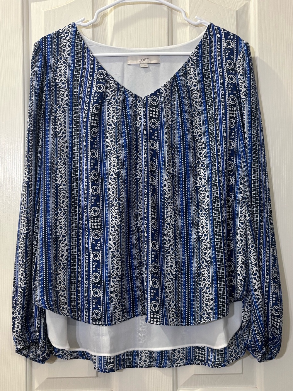 LOFT Blue Patterned V-Neck Long Sleeve Top